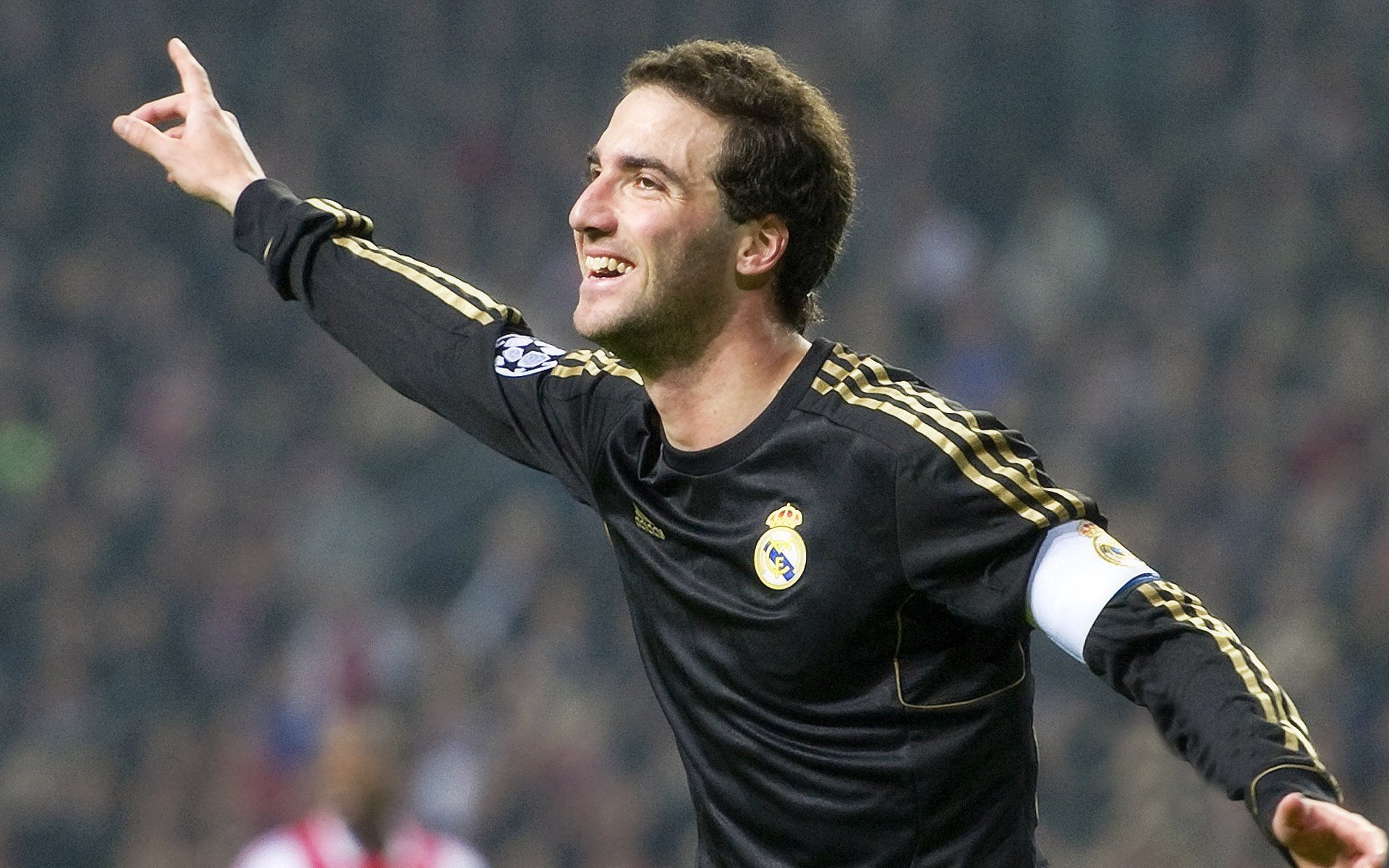 安菲尔德欧冠史诗对决,安菲尔德球场是英超哪家足球俱乐部的主场